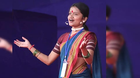  ‘सुया घे, बिबं घे...’ भारूडाने प्रेक्षक झाले मंत्रमुग्ध