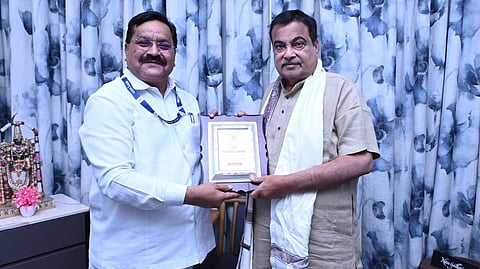 Nitin Gadkari Doctorate