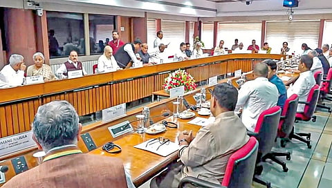 shiv-sena-thackeray-demands-in-all-party-meeting