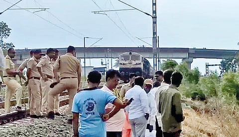 Rail roko protest Pune Miraj