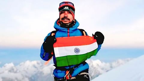 Mt Everest News