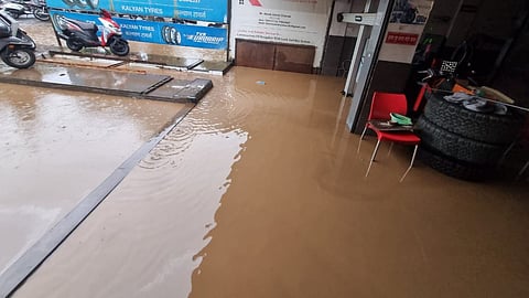 Satara Heavy Rainfall : गोडोलीला मुसळाधार पावसाचा तडाखा, 48 दुकानात शिरले कळंबीचा ओढ्याचे पाणी
