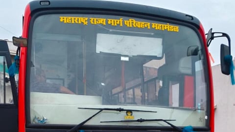 Ambajogai Bus stand Accident 