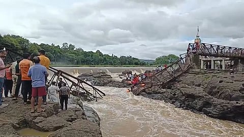 Indrayani River bridge collapse