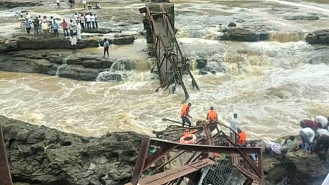 Indrayani River Bridge Collapse 