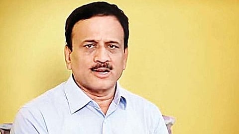 Girish Mahajan 