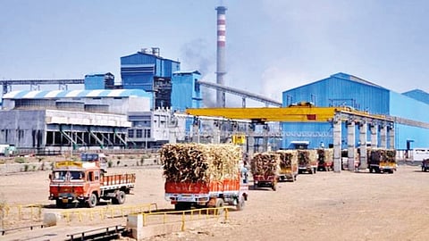 आजपासून पेटणार साखर कारखान्यांची धुराडी
