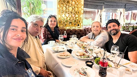 image of Javed Akhtar family 
