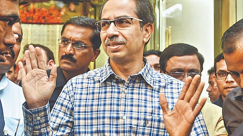 उद्धव ठाकरे हेच तत्कालीन राज्याच्या मुख्यमंत्री पदी विराजमान होते. टास्क फोर्सच्या अहवालातच हिंदी भाषा अनिवार्य करण्याचा उल्लेख होता, असा गौप्यस्फोट राज्याचे शालेय शिक्षणमंत्री दादा भुसे यांनी केला आहे.