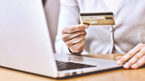 If a credit card holder dies without paying the bill