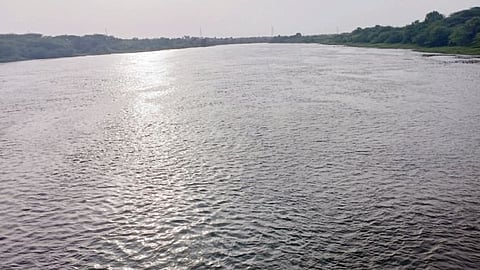 भीमा नदीची पुन्हा पूरसदृश परिस्थिती; उजनी धरणातून 16 हजार 600 क्युसेकने विसर्ग सुरू 