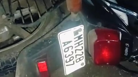 Tadkals Singnapur road   motorcycle  Accident 