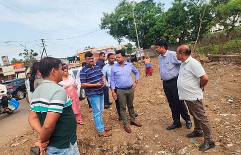 विमानतळ परिसर स्वच्छ ठेवा, अन्यथा जागा ताब्यात घेऊ; आयुक्त नवल किशोर राम यांचा इशारा