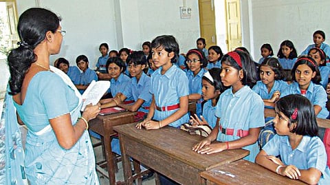 Marathi vs Hindi medium schools
