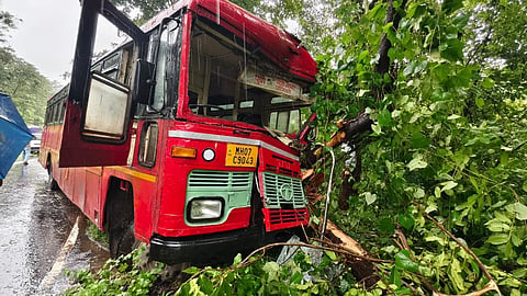 ST bus crash Mahad Vinhere road