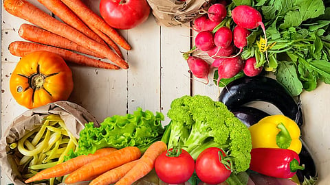  cutting vegitable 