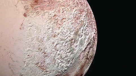 pluto-ice-mountains-as-tall-as-eiffel-tower-found