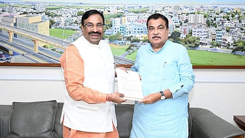 Sudhir Mungantiwar Meets Nitin Gadkari |