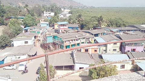 Sheva Koliwada :  शेवा कोळीवाड्याच्या पुनर्वसनाचा प्रस्ताव केंद्राकडे धूळखात