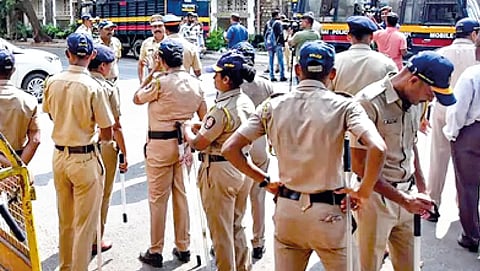 mumbai bomb blast threat 