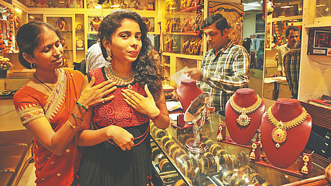 Ten grams will cost Rs 1 lakh 26 thousand 802 including GST
