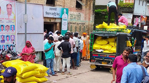 Urea fertilizer distribution Nandurbar