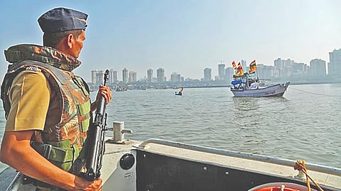 Mumbai sea bomb threat