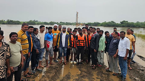 Samruddhi highway workers rescue