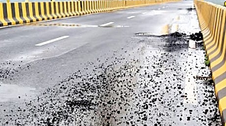 Atal Setu potholes fine