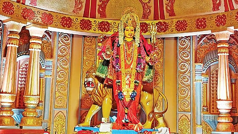 Dagdi Chawl Navratri 2025
