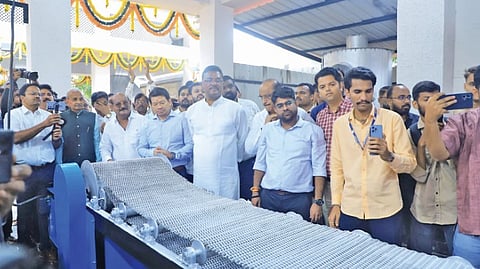 राज्यातील पहिल्या पाळीव प्राणी स्मशानभूमीचे लोकार्पण