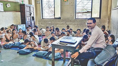 Municipal school bench shortage