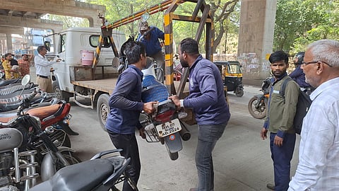 Kalyan illegal parking