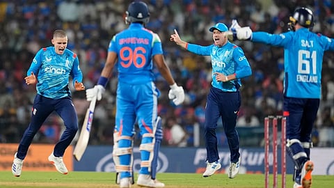NZ vs ENG : टी-20 मालिकेसाठी 'प्लेइंग-11' जाहीर; संघात चार यष्टीरक्षकांचा समावेश 