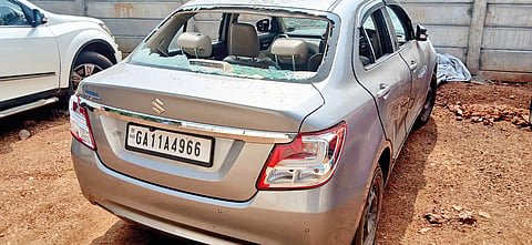 Stone pelting by a mob of 200 people at Honda Police Station