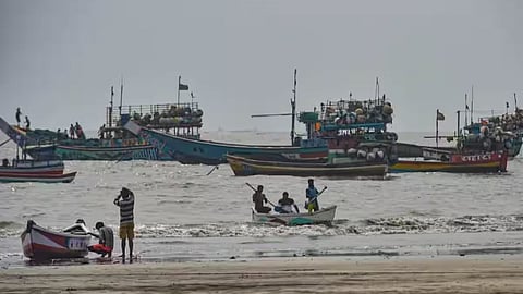 Fishermen Special Package : अतिवृष्टीचा फटका... मच्छिमारांना विशेष पॅकेज जाहीर! 