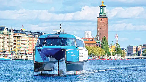 Hydrofoil Technology | जलवाहतुकीचे भविष्य : ‌‘हायड्रोफॉयल‌’ तंत्रज्ञान परतले!