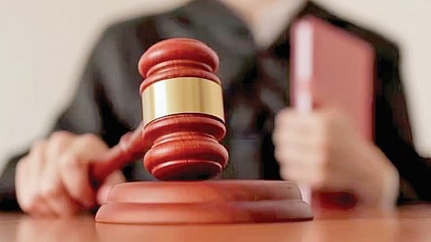 Foreign travel woman alimony case