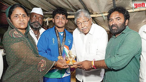 पालावरून सुवर्ण शिखराकडे! सनी फुलमाळीच्या जिद्दीला मंत्री चंद्रकांत पाटील यांचा हात