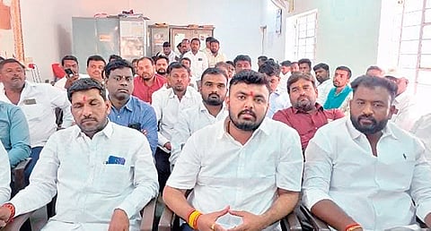 Solapur News: करमाळ्यात शिवसेना शिंदे गटाला धक्का 