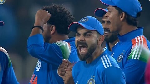 IND vs SA ODI LIVE : भारताचा 17 धावांनी विजय! हाय स्कोअरींग सामन्यात द. आफ्रिकेची झुंज अपयशी 