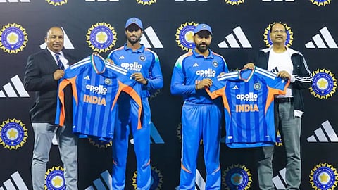 T20 World Cup Jersey : टी-20 वर्ल्डकपच्या जर्सीचे अनावरण, 7 फेब्रुवारीपासून खेळवला जाणार आगामी विश्वचषक