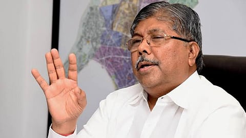 Maharashtra professor recruitment : राज्यभरात 5,400 हून अधिक प्राध्यापक भरतीची प्रक्रिया सुरू, मंत्री चंद्रकांत पाटील यांची माहिती