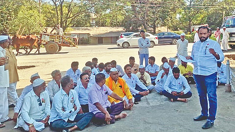 Solapur farmers protest‌