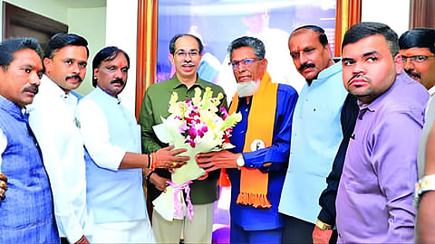 Former mayor Rashid Khan joins the Thackeray Sena