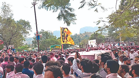 त्र्यंबकेश्वर : त्रिवेणी तुंगार यांचा नगराध्यक्षपदी विजय जाहीर होताच कार्यकर्त्यांनी केलेला जल्लोष.