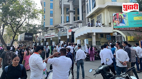 औंध क्षेत्रीय कार्यालयात अर्ज भरण्यासाठी उडलेली झुंबड 
