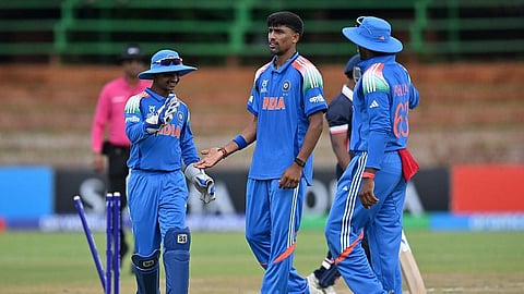 IND vs USA U19 World Cup : भारताची दमदार सलामी! अमेरिकेला हरवले, वेगवान गोलंदाज हेनिल पटेलचा तिखट मारा; 5 गडी टिपले 