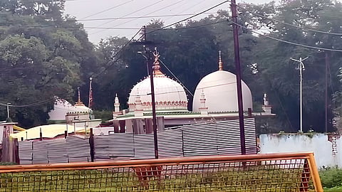 Dhar Bhojshala Row |वसंत पंचमीनिमित्त विवादित भोजशाळेत हिंदूंना पूजा करण्‍यास सर्वोच्‍च न्‍यायालयाची परवानगी 