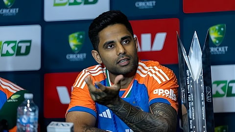 India vs Pakistan | हँडशेक...कोलंबोतील खेळपट्टी.. : भारत-पाक हायव्होल्टेज सामन्याआधी   सूर्यकुमारने उत्तरांनी जिंकली मने 